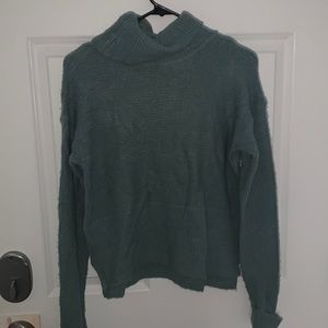 CHARLOTTE RUSSE small turtlenecks sweater